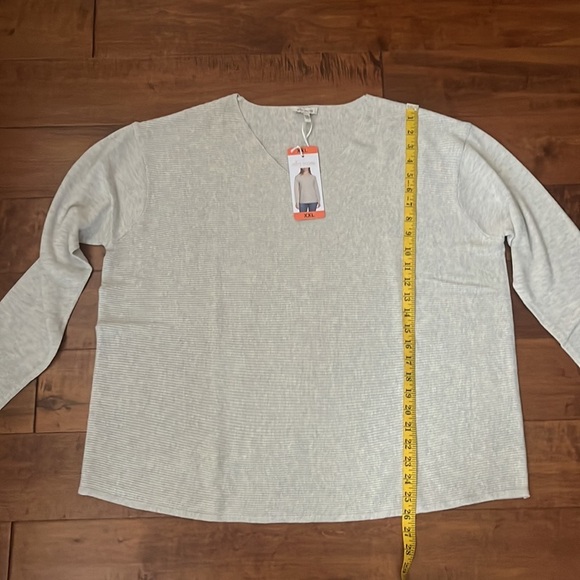 NWT Ella Moss Women's Size
XXL Blue Knit Sweater - Picture 5 of 10